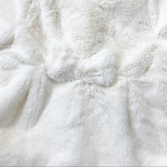•Gymboree• ivory faux fur coat - Picture 3 of 6